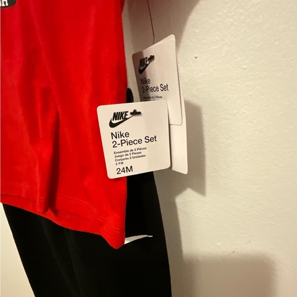 NWT BOYS 2 PIECE SET - Picture 2 of 3